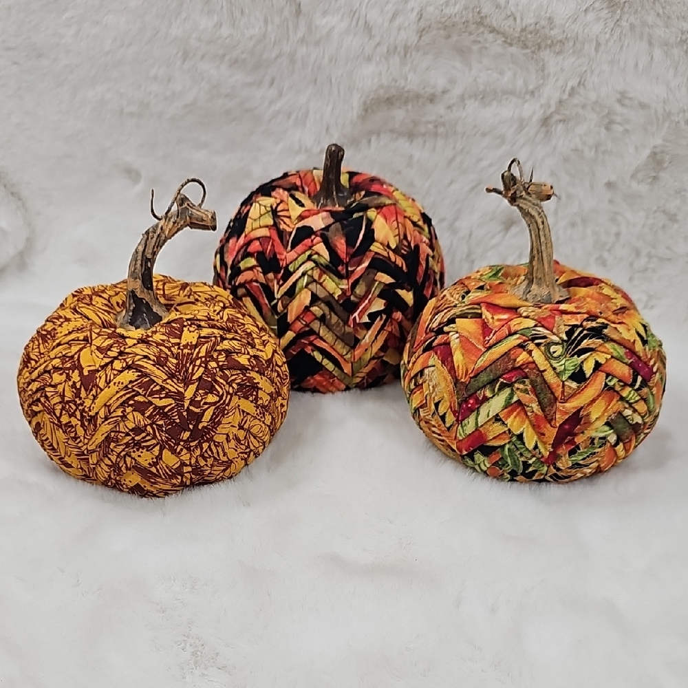 Set Of 3 Handmade Fabric Pumpkins.  nwot All orders placed before 11 am will g